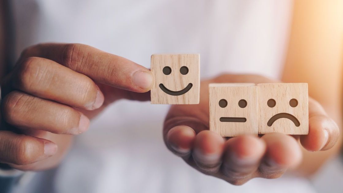 Cảm xúc là gì? Phân loại và cách quản lý cảm xúc