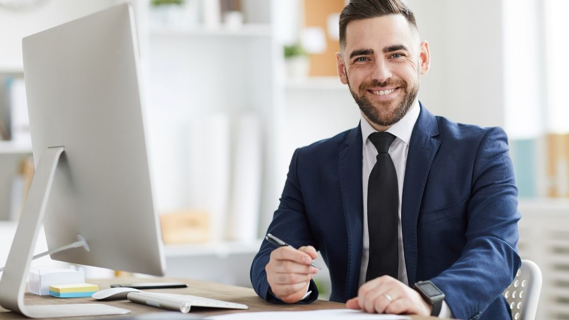 Thấu hiểu bản thân là gì? Cách làm chủ quyết định và cuộc đời